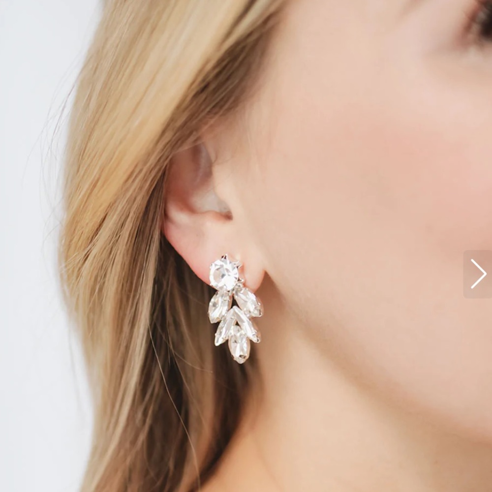 Dareth Colburn bridal jewelry (earrings and hair accessories)